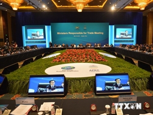 Vietnamese Minister attends APEC meeting in China